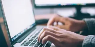 Cuidado si recibes este aviso de multa de tráfico: la DGT advierte de que es falso y quieren robarte