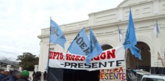 El Soem inicio el acampe frente al palacio Municipal Capital