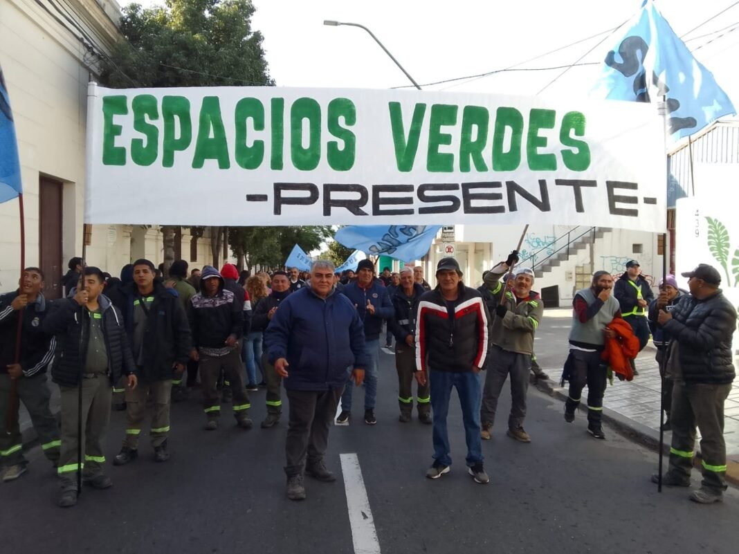 El SOEM volvio a marchar por calles centricas y todo fue un caos vehicular
