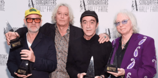 R.E.M. se reunió por primera vez en 15 años
