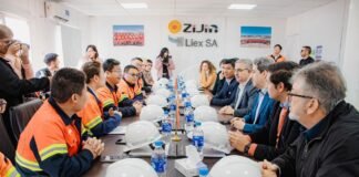 Raúl y el Embajador de Arabia visitaron la planta de la empresa Zijin-Liex, que iniciará su produción en agosto