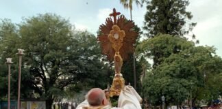 Solemne celebración de Corpus Christi en el Paseo de la Fe