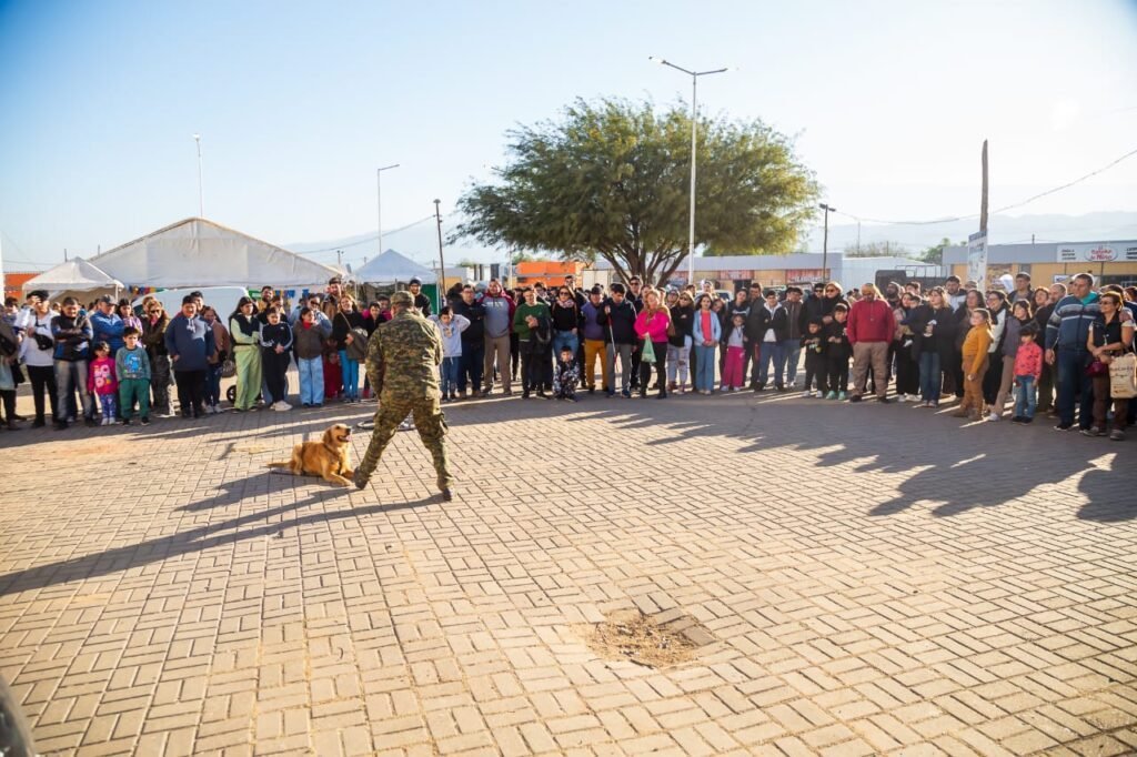 Capacitaciones y exhibiciones en el Poncho para reforzar la seguridad comunitaria