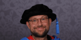 Damon Albarn recibió un título honorífico de una universidad