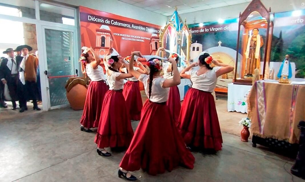 El ballet Atahualpa Yupanqui homenajeó a la Virgen del Valle y al Beato Esquiú
