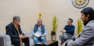 El Gobernador recibió al escritor Pablo Vassel