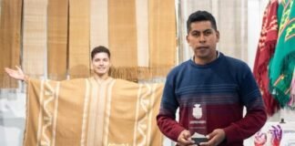 El tejedor de Londres, Yamil Gutiérrez, es el ganador del Mejor Poncho 2024