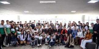 Estudiantes de escuelas municipales se capitalizan como emprendedores