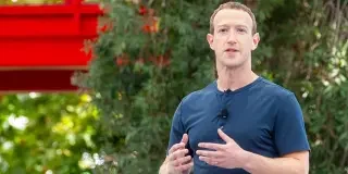 Los cinco pronósticos para el futuro cercano del experto que predijo el iPhone: "Nos fusionaremos con las máquinas"