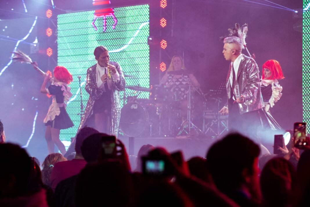 Miranda! transformó al Predio Ferial en una enorme discoteca