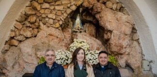Raúl Jalil y la vicepresidente Victoria Villarruel visitaron a la Virgen del Valle en La Gruta