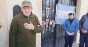 Reconocimiento: Colocaron placas en domicilios de Héroes de Malvinas