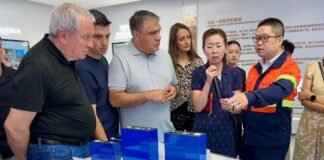 China: Dusso recorrió una planta de litio y visitó un colegio de industria inteligente