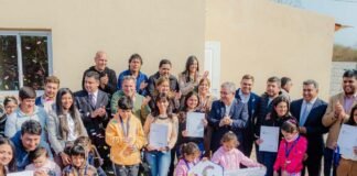 Los Altos: Doce nuevas familias tienen su casa propia