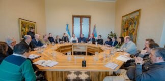 Raúl Jalil reunió al Gabinete provincial para analizar la gestión y la situación económica