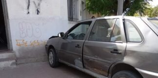 Automovilísta se estrelló contra una casa en la Tablada
