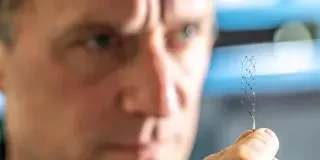 El chip cerebral de Elon Musk para curar la ceguera podría estar más cerca tras recibir esta etiqueta oficial