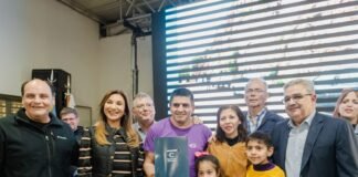 El Gobierno entregó 130 escrituras a vecinos del barrio San Antonio Sur y al Club Vélez Sarsfield