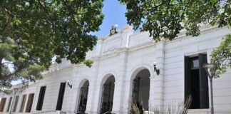 Abren convocatoria a becas dirigidas a estudiantes y docentes