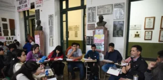 Alumnos y docentes sostienen la toma de la Unca y convocan a una nueva asamblea