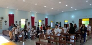 Bautismos y Primeras Comuniones en la comunidad Jesús de la Divina Misericordia