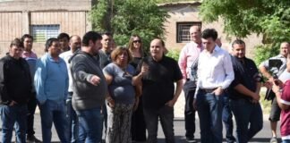 Gustavo supervisó los trabajos de asfaltado en la zona norte de la capital