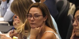 La legisladora nacional Fernanda Ávila chocó su vehiculo contra una motocicleta en el finde largo