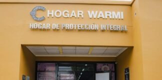 Becados del Hogar Warmi reclaman por estabilidad laboral a Desarrollo Social