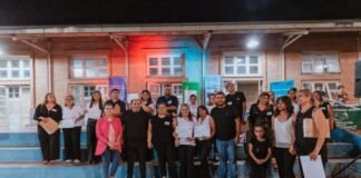 Gustavo participó de la entrega de certificados a 60 nuevos peluqueros de la Capital