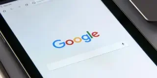 Más del 70% de los sitios web que visitas comparten tus datos personales, según un informe de privacidad