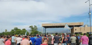 Policías retirados reclaman respuestas en Casa de Gobierno