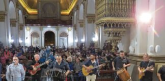 El homenaje de los folcloristas a la Virgen del Valle