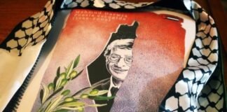 Se presenta un libro de poemas palestinos en braille