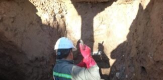 Aguas de Catamarca reparó la rotura del colector cloacal en la zona centro