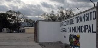 Corralón Municipal: Hombre se encadena exigiendo la devolución de su motocicleta