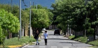 Avances en la obra de asfalto en el barrio Jardín Sussex