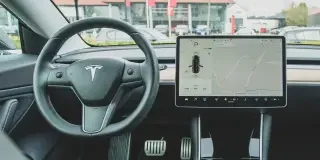 Más problemas para Elon Musk: Tesla retira 46.000 Cybertruck para reparar el panel exterior que se cae