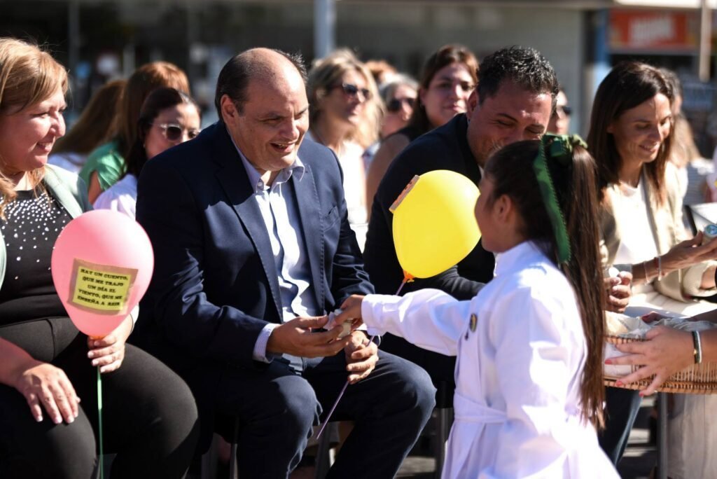 Saadi participó del inicio de las clases en las escuelas municipales