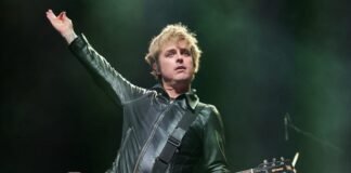 Green Day ofrece un show sorpresa tocando covers