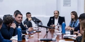 Los UBER, deberán estar regulados en 60 días