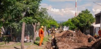Valle Viejo evalúa la paralización de la obra de cloacas ante la falta de fondos