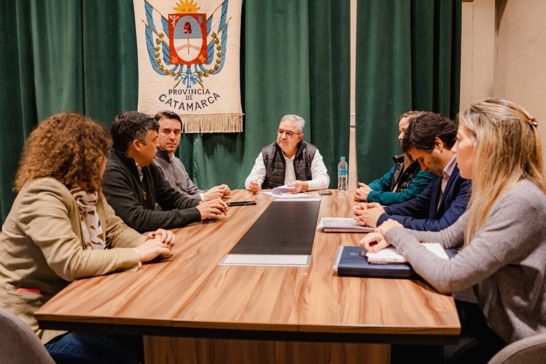 Educación llamó a nuevas asambleas y el PE derogó el Decreto 884