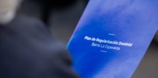 El intendente entregó certificaciones de vivienda en el barrio La Esperanza