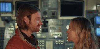 Finneas lanza el video de “2001” con Kate Hudson