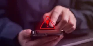 La Policía alerta sobre la última estafa en Whatsapp: te puedes quedar sin dinero y datos