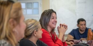 Susana recibio a mujeres cooperativistas rurales de producción de cuero