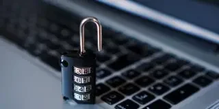 Un hacker revela el truco más sencillo para blindar tus contraseñas y que casi nadie usa: tiene aire español