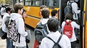 Aportes a municipios: se destinaron más de $343 millones para garantizar el transporte escolar en el interior