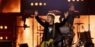 Billie Joe Armstrong frena un show para confrontar a un fan