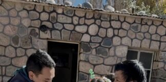 El Tolar: En lo mas alto, la bandera flamea con presencia